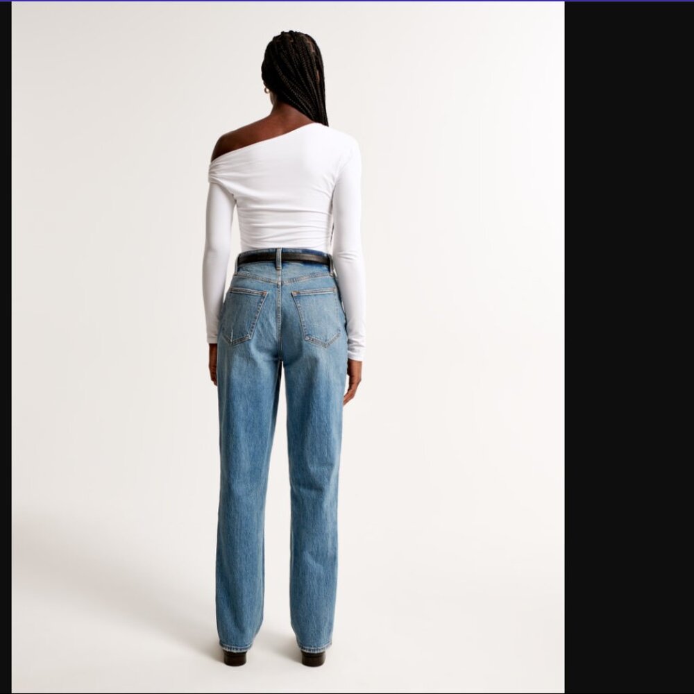 Abercrombie and Fitch 90s Straight Ultra High Rise Size 27/4R - Picture 2 of 3